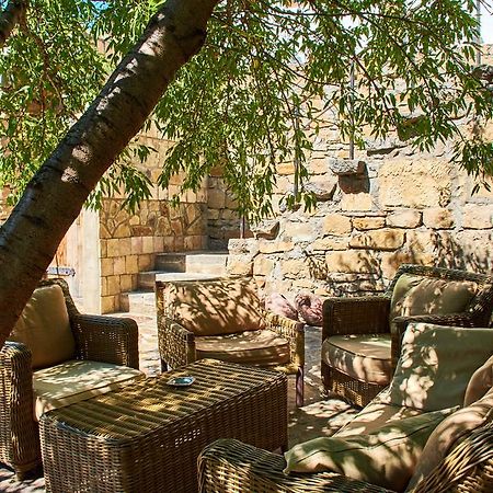 Guest House Savane Gori Bagian luar foto
