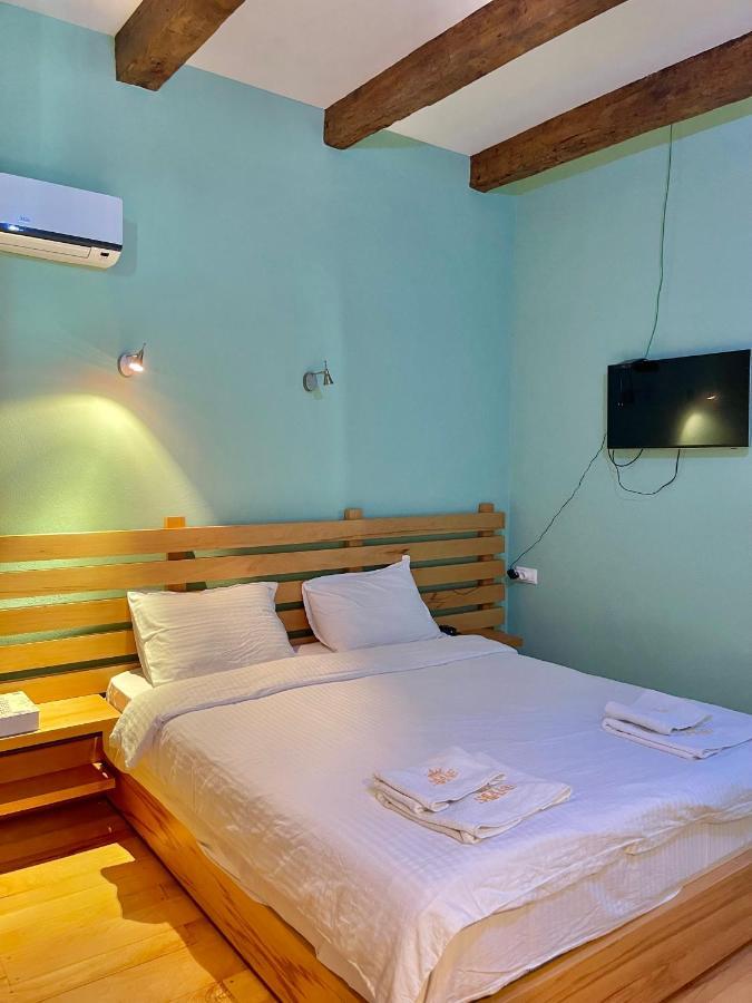 Guest House Savane Gori Bagian luar foto