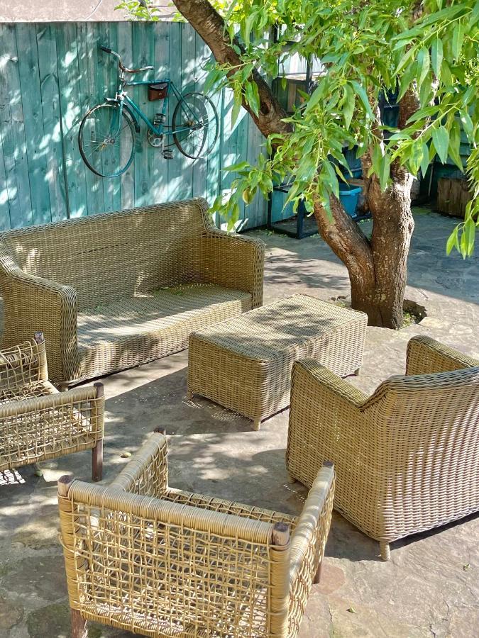 Guest House Savane Gori Bagian luar foto